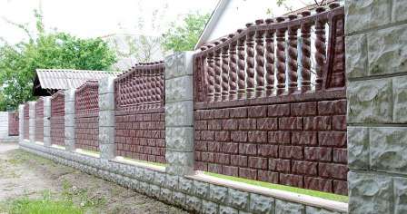 забор из бетонных секций фото